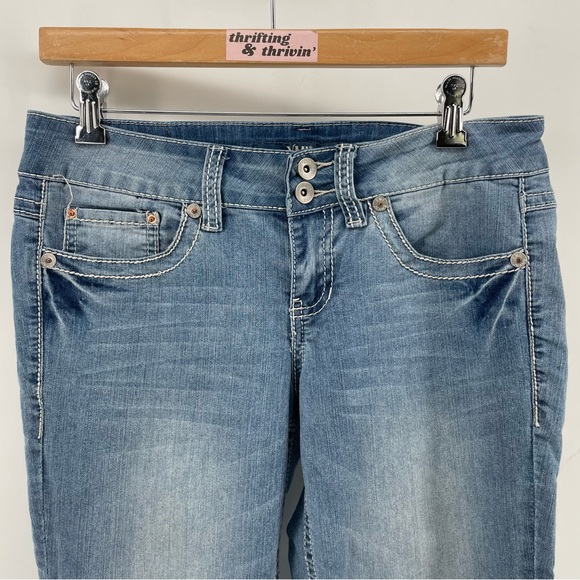 YMI Women’s Capris Blue Denim Light Wash Juniors 9 - Picture 2 of 7